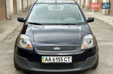 Хэтчбек Ford Fiesta 2007 в 