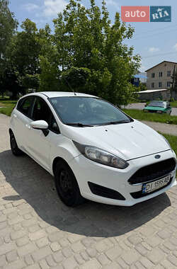 Хэтчбек Ford Fiesta 2016 в 