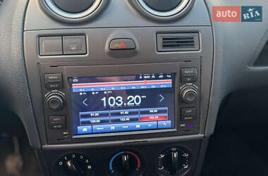 Хэтчбек Ford Fiesta 2008 в 