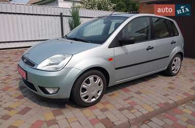 Хэтчбек Ford Fiesta 2004 в 
