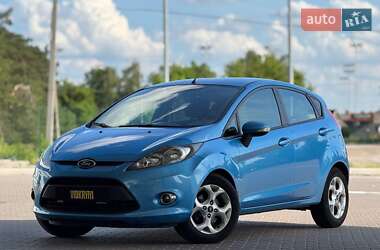 Хэтчбек Ford Fiesta 2011 в 