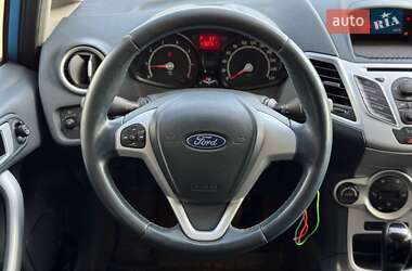 Хэтчбек Ford Fiesta 2011 в 