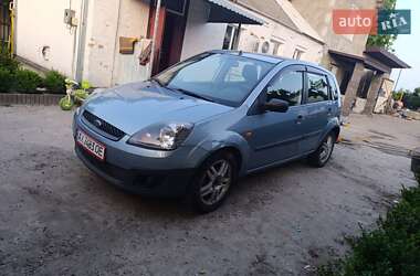 Хэтчбек Ford Fiesta 2006 в 