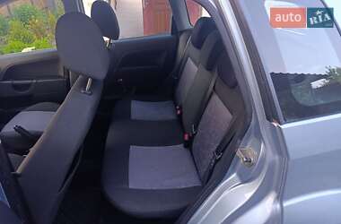 Хэтчбек Ford Fiesta 2006 в 