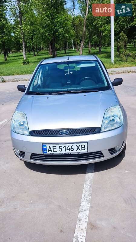 Хэтчбек Ford Fiesta 2004 в Днепре