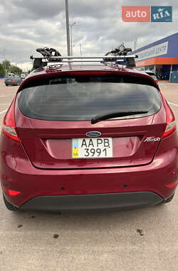 Хэтчбек Ford Fiesta 2011 в 
