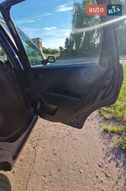 Хетчбек Ford Fiesta 2006 в 