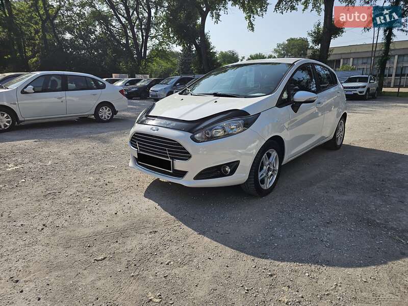 Хэтчбек Ford Fiesta 2017 в Каменском