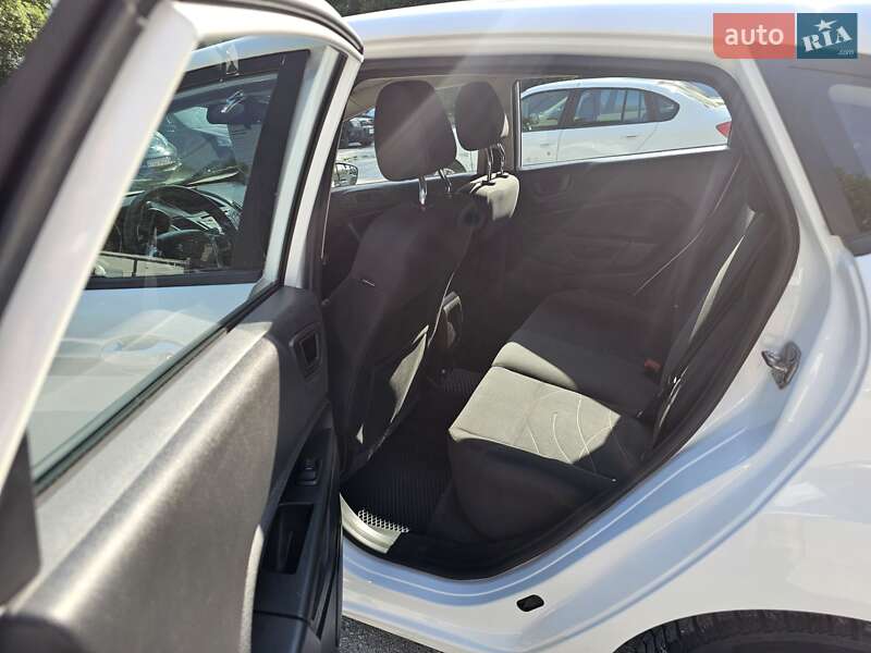Хэтчбек Ford Fiesta 2017 в Каменском