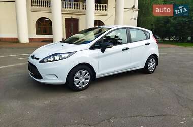 Хэтчбек Ford Fiesta 2012 в 