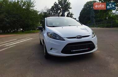 Хэтчбек Ford Fiesta 2012 в 