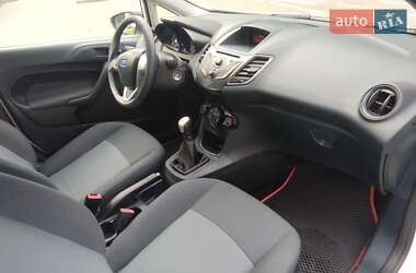 Хэтчбек Ford Fiesta 2012 в 