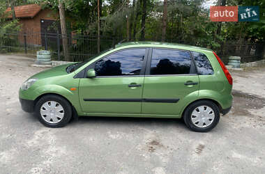Хэтчбек Ford Fiesta 2006 в 