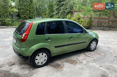 Хэтчбек Ford Fiesta 2006 в 