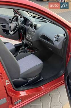 Хэтчбек Ford Fiesta 2008 в 