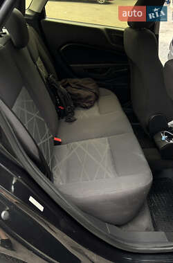 Седан Ford Fiesta 2013 в 