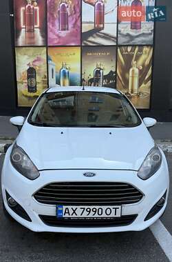 Хэтчбек Ford Fiesta 2013 в 