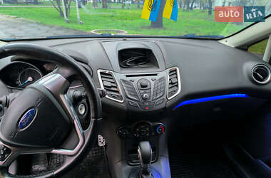 Хетчбек Ford Fiesta 2017 в 