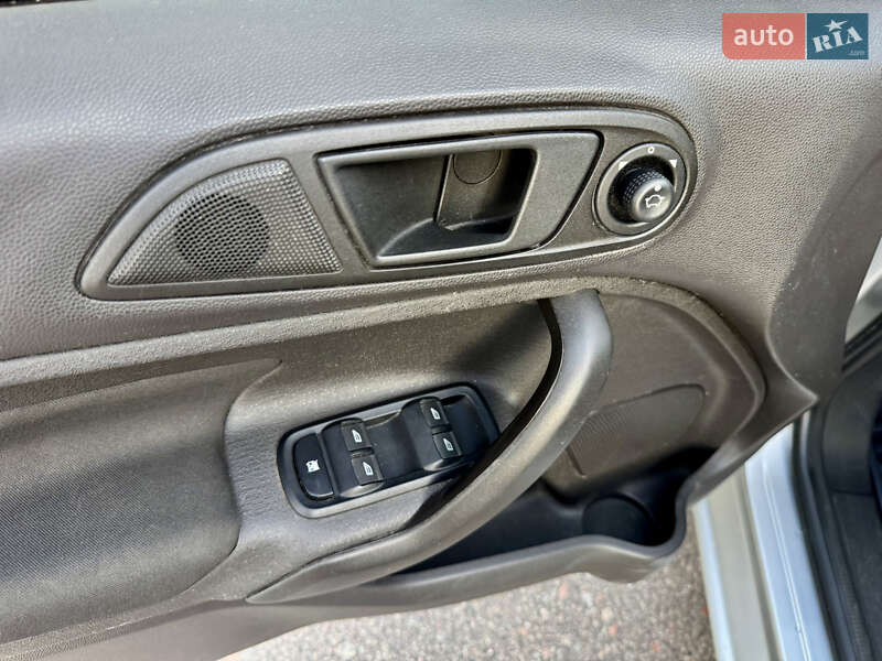 Хэтчбек Ford Fiesta 2018 в Киеве фото 19 Хэтчбек Ford Fiesta 2018 в Киеве