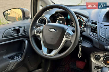 Хэтчбек Ford Fiesta 2018 в 