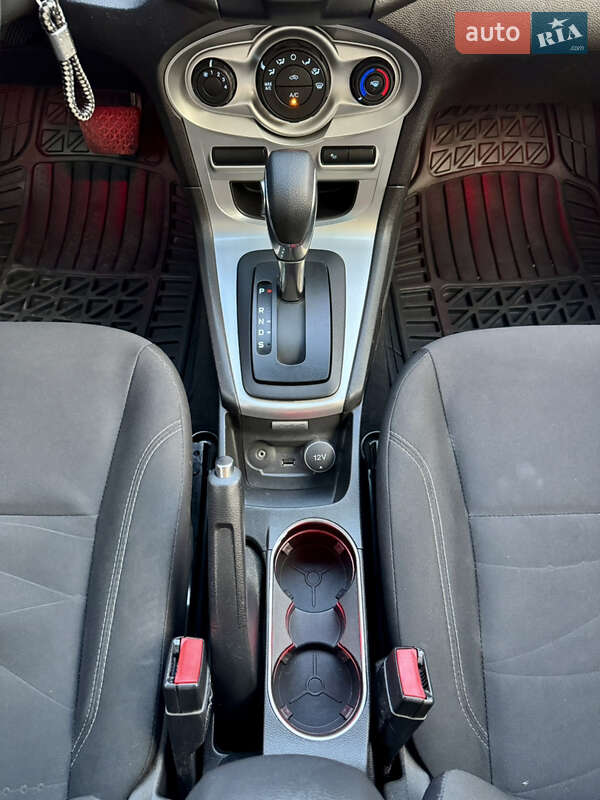 Хэтчбек Ford Fiesta 2018 в Киеве фото 36 Хэтчбек Ford Fiesta 2018 в Киеве