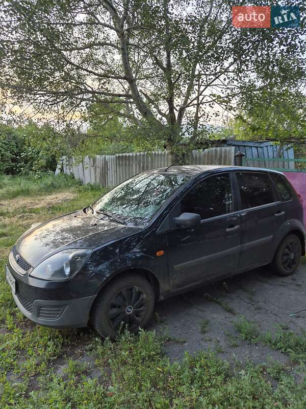 Хэтчбек Ford Fiesta 2007 в 