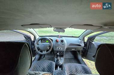 Хэтчбек Ford Fiesta 2007 в 