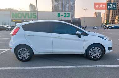 Хэтчбек Ford Fiesta 2012 в 
