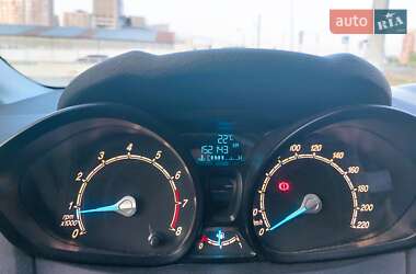 Хэтчбек Ford Fiesta 2012 в 