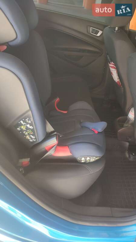 Хэтчбек Ford Fiesta 2016 в Киеве