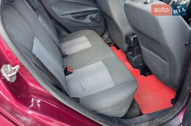 Хэтчбек Ford Fiesta 2011 в 