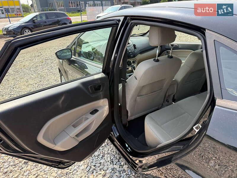 Седан Ford Fiesta 2017 в Коломые