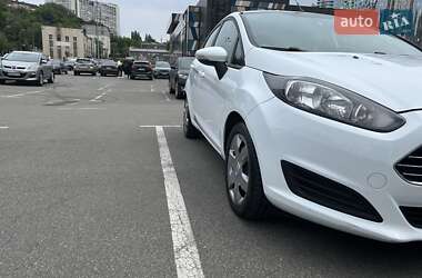 Хэтчбек Ford Fiesta 2015 в Киеве