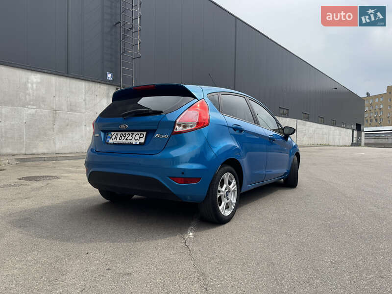 Хэтчбек Ford Fiesta 2016 в Киеве