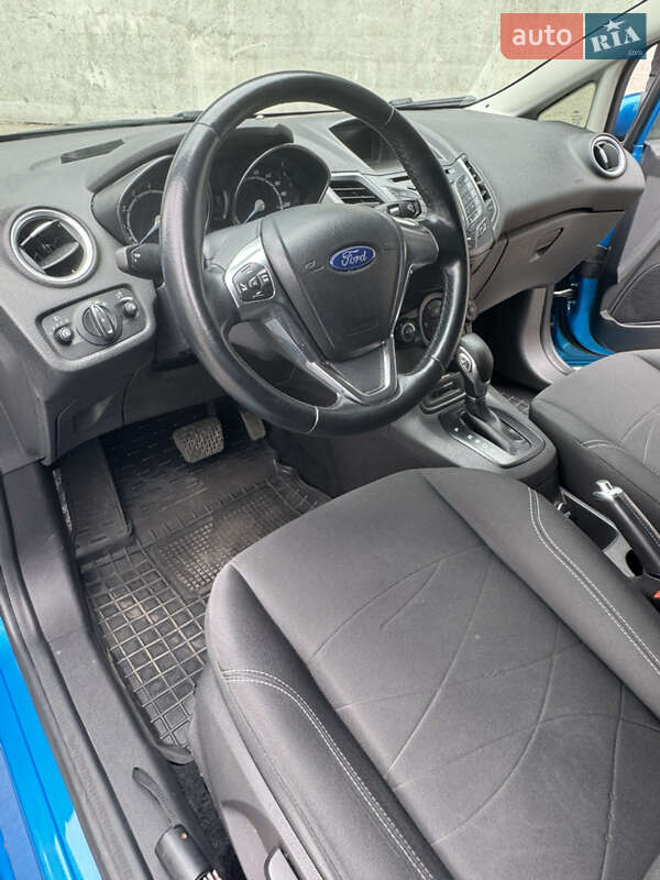 Хэтчбек Ford Fiesta 2016 в Киеве