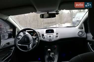 Хэтчбек Ford Fiesta 2013 в 
