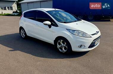 Хэтчбек Ford Fiesta 2011 в 