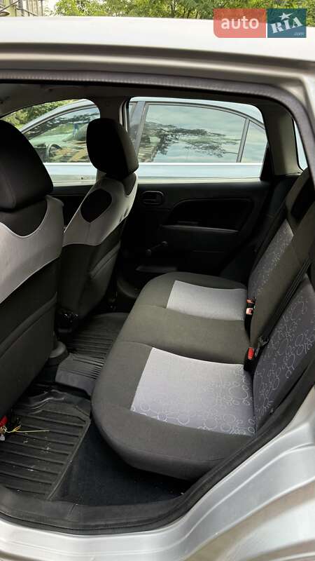 Хэтчбек Ford Fiesta 2008 в Киеве