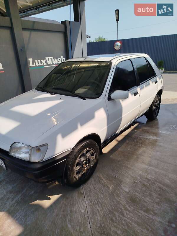 Хэтчбек Ford Fiesta 1990 в Ужгороде