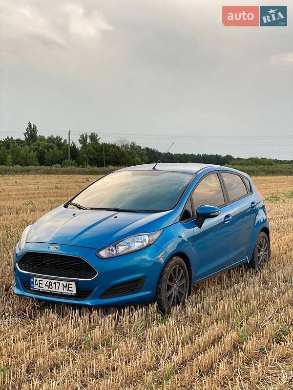 Хэтчбек Ford Fiesta 2016 в Днепре