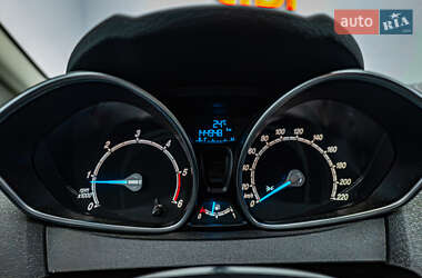 Хэтчбек Ford Fiesta 2013 в 