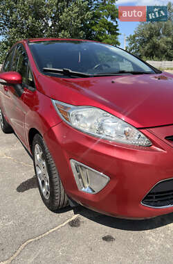 Хэтчбек Ford Fiesta 2010 в 