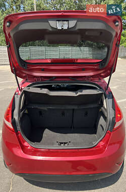 Хэтчбек Ford Fiesta 2010 в 