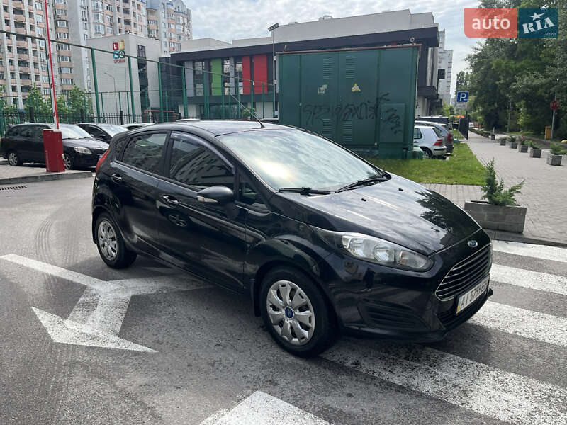 Хетчбек Ford Fiesta 2013 в Києві