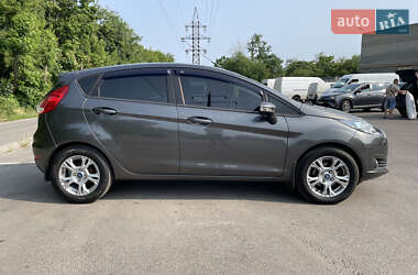 Хэтчбек Ford Fiesta 2015 в 