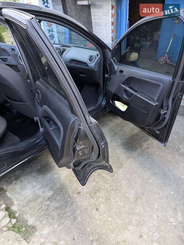 Хэтчбек Ford Fiesta 2007 в Каменец-Подольском фото 14 Хэтчбек Ford Fiesta 2007 в Каменец-Подольском