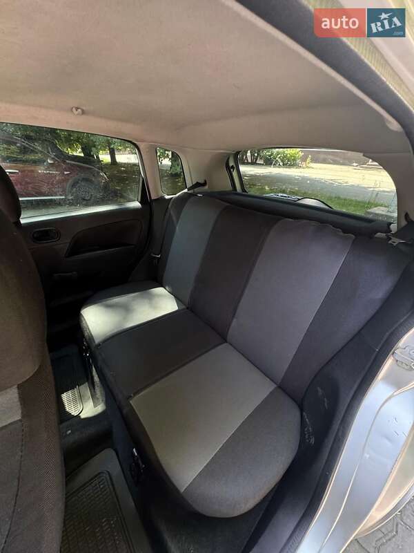 Хэтчбек Ford Fiesta 2004 в Запорожье