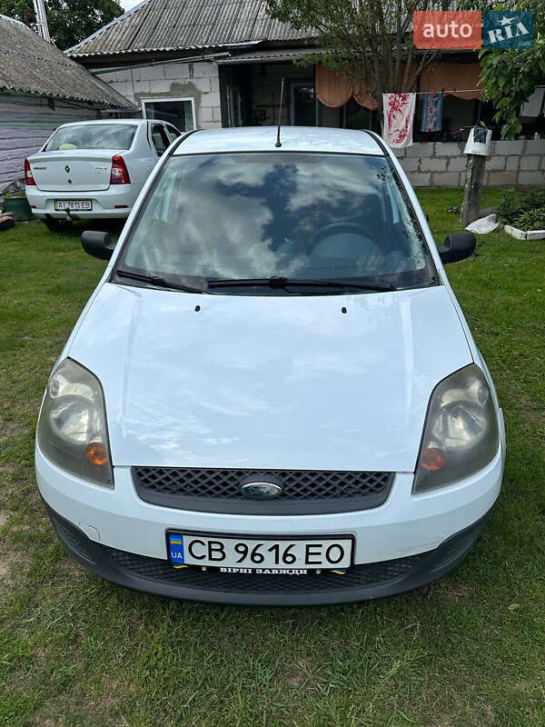 Хэтчбек Ford Fiesta 2008 в Славутиче