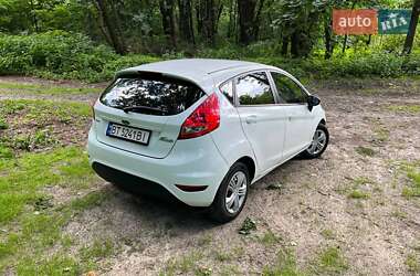 Хэтчбек Ford Fiesta 2011 в 