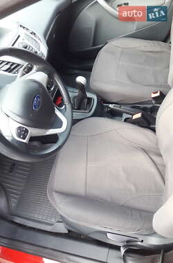 Хэтчбек Ford Fiesta 2010 в 